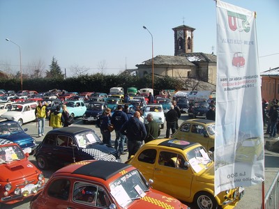 alla_partenza_del_giro_turistico-20100317.jpg