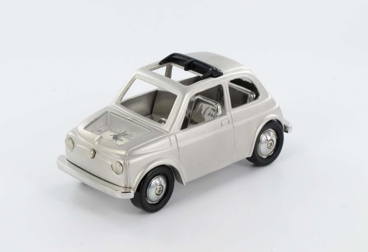 nonameChinaFiat500miteingebauterUhrgrau1-1200.jpg